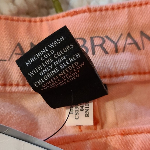 💕New Lane Bryant Bermuda shorts💕 - Picture 3 of 8